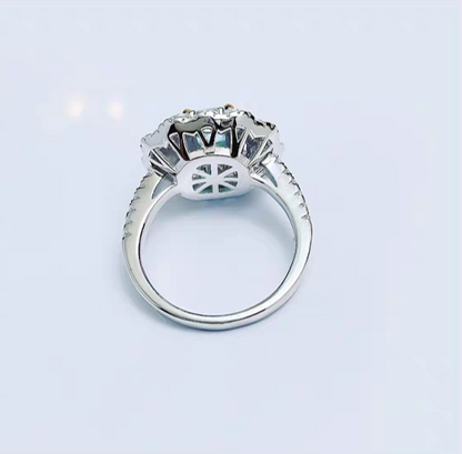 Blooming Aqua Buds: 1Carat Cubic Zirconia Ring, 18k White Gold