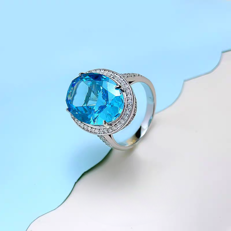 Eternal Azure Luminescence: 14Carat Cubic Zirconia Ring, 18k White Gold