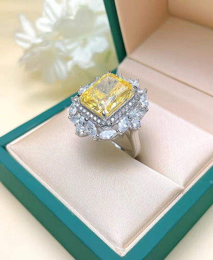 Golden Glow: 8Carat Cubic Zirconia Ring, 18k White Gold