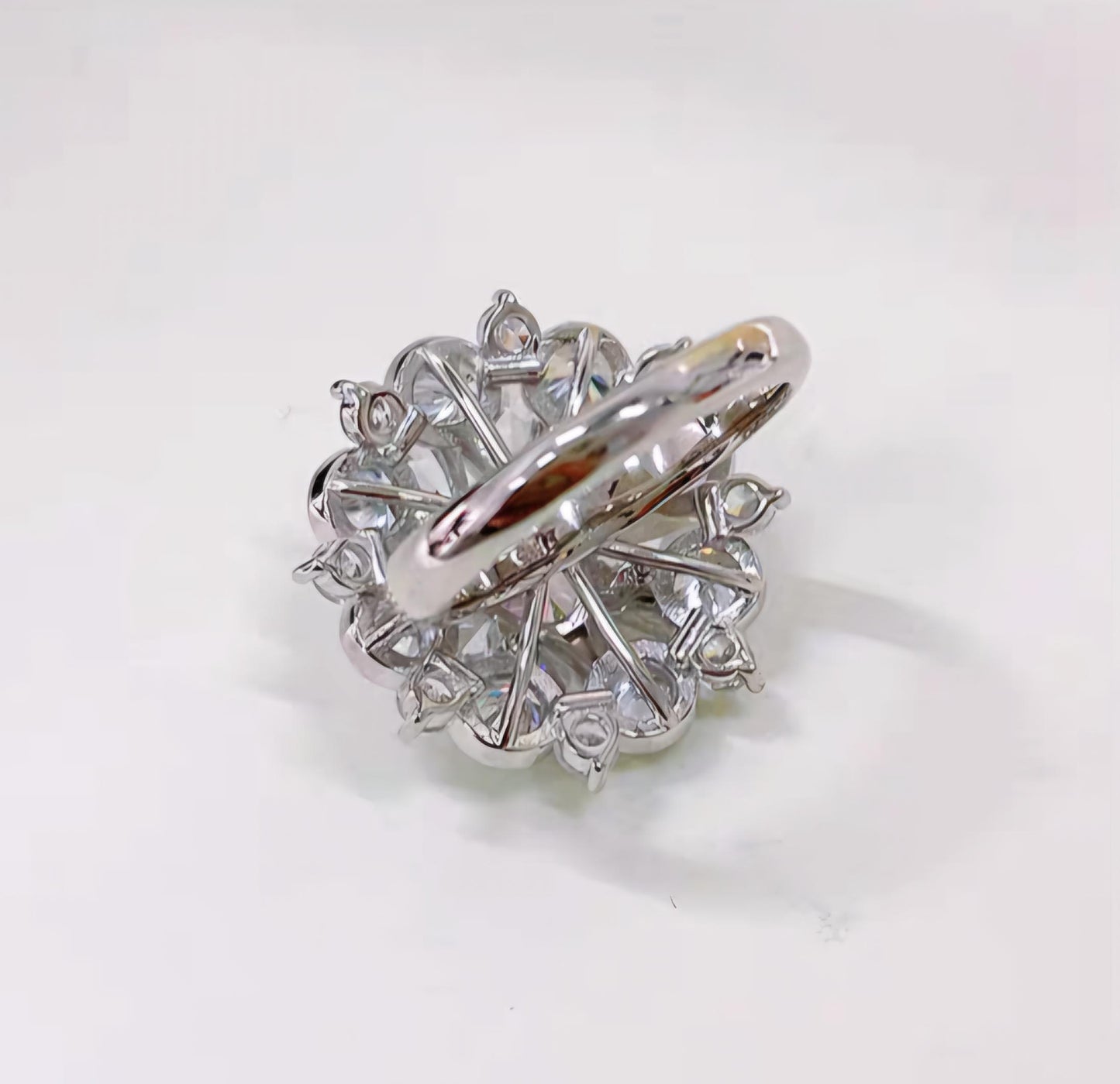 Petal Symphony: 3Carat Cubic Zirconia Ring, 18k White Gold